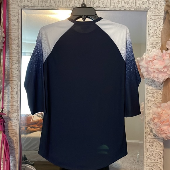 💙Lularoe NWT Randy Tee💙 - Picture 7 of 7